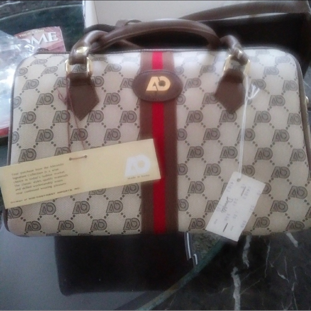Original Almondo Purse